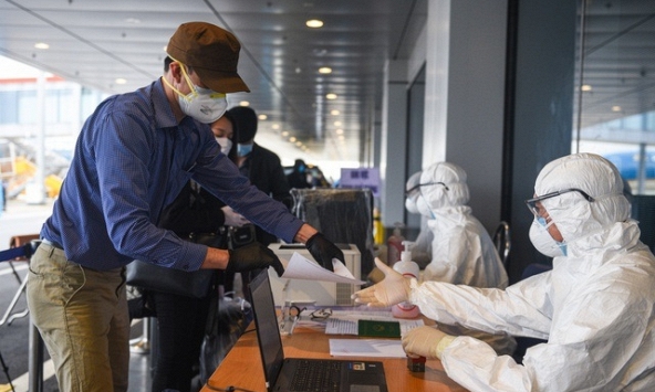 Bộ Y tế cảnh báo nguy cơ Omicron xâm nhập cộng đồng, các địa phương xây dựng kịch bản ứng phó