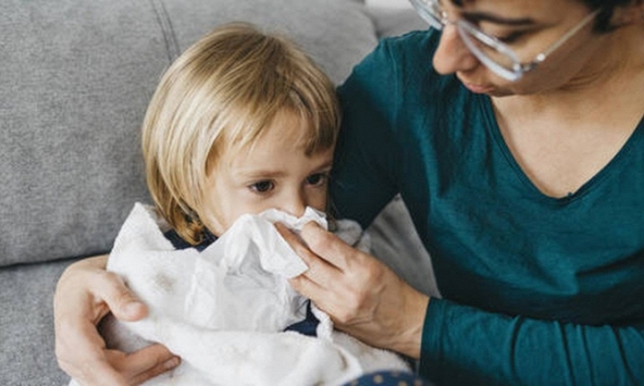 Triệu chứng mới do Omicron gây ra ở trẻ dưới 5 tuổi cha mẹ cần chú ý