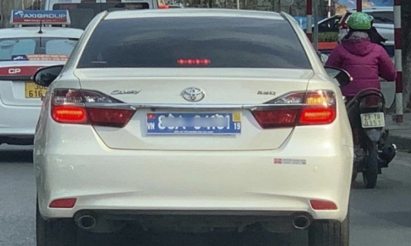 Cảnh sát giao thông nghiên cứu mẫu biển số xe mới có QR code