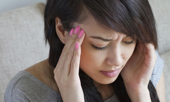 Nhận biết cơn đau đầu khi nhiễm biến thể Omicron