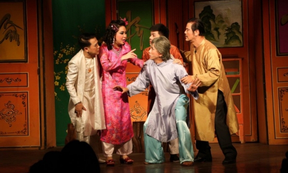 Sân khấu ở TP.HCM mở cửa trở lại sau gần 9 tháng 'tắt đèn'