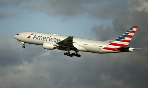 Máy bay phải quay đầu vì một hành khách không đeo khẩu trang