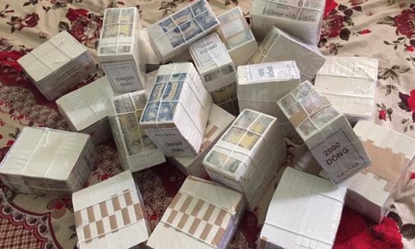 Cận Tết, phí đổi tiền lẻ mới lên đến 70%