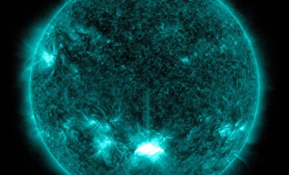 NASA: Cơn bão Mặt trời đang hướng về Trái Đất, có thể làm hỏng GPS, điện và tín hiệu điện thoại 