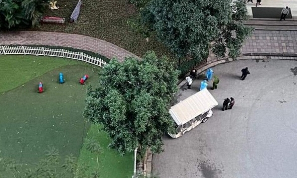 Bé trai rơi từ tầng 31 chung cư cao cấp ở Hà Nội