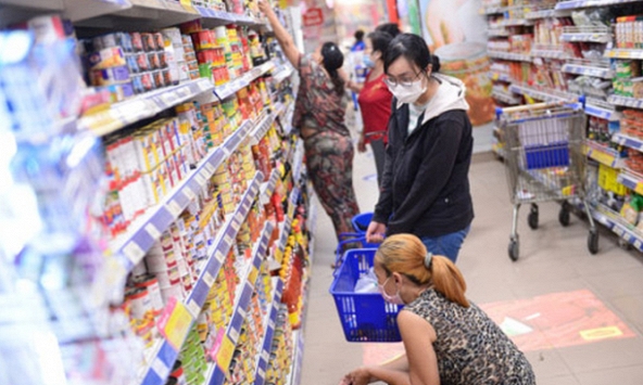 Thực phẩm đồng loạt tăng giá do nhu cầu mua sắm Tết