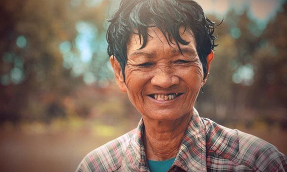 Bà Sáu Thia - người phụ nữ bán vé số gần 20 năm dạy bơi miễn phí cho trẻ