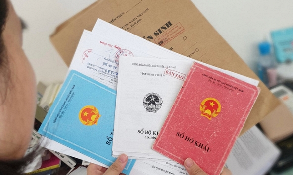 Từ 1/1/2023, sổ hộ khẩu và sổ tạm trú hết giá trị sử dụng