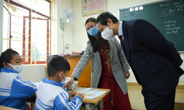 Bộ trưởng Nguyễn Kim Sơn: Đưa học sinh học tập trở lại cần thực hiện thống nhất
