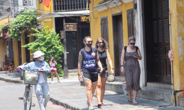 Việt Nam đặt mục tiêu 'kéo lại' 18 triệu khách du lịch quốc tế vào năm 2026