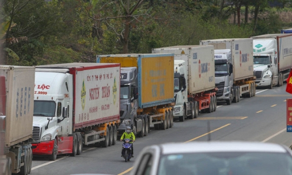 Hơn 1000 xe nông sản ùn ứ tại các cửa khẩu ở Lạng Sơn