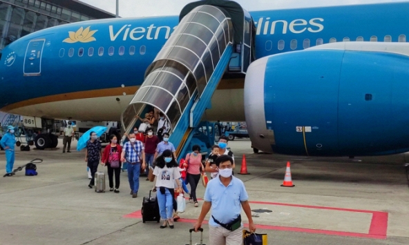 Bộ Giao thông Vận tải yêu cầu làm rõ việc tăng giá vé máy bay đến TP.HCM sau Tết