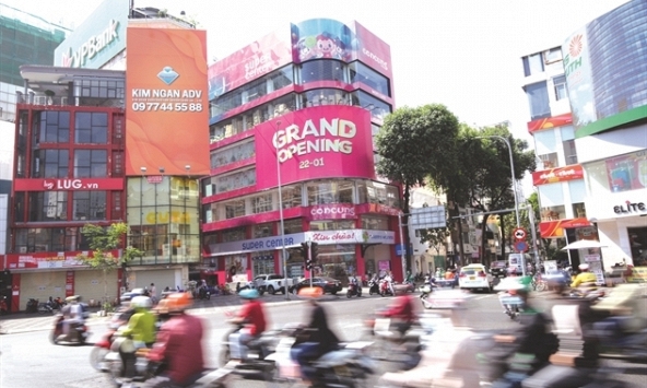 Con Cưng đụng đầu Thế Giới Di Động