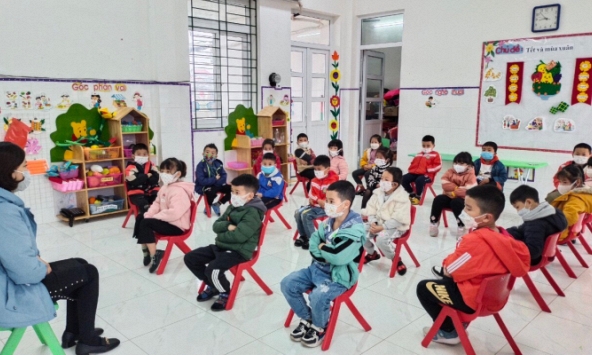 Hà Nội cho trẻ mầm non đến trường từ đầu tháng 3