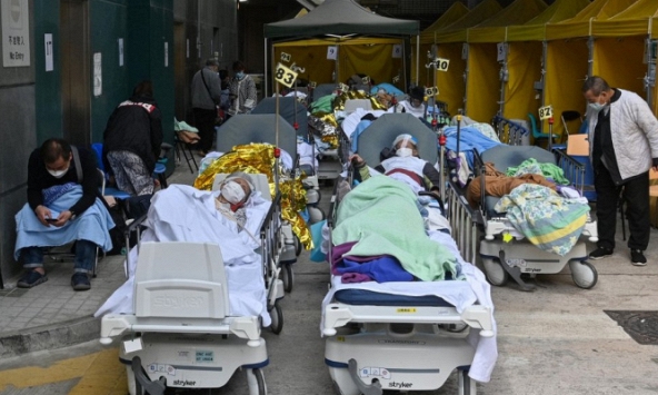 Hong Kong vỡ trận với đợt bùng phát COVID-19 tồi tệ nhất 