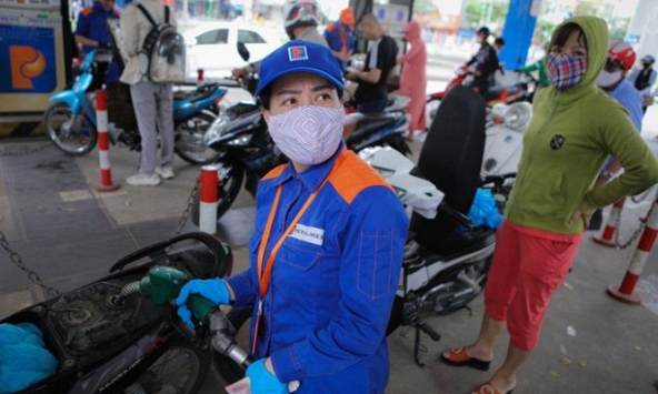 Nhiều đại lý xăng dầu vẫn không muốn bán dù giá xăng tăng kỷ lục