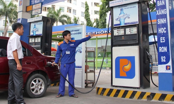 Phó Thủ tướng yêu cầu bảo đảm nguồn cung, điều hành giá xăng dầu đúng quy định