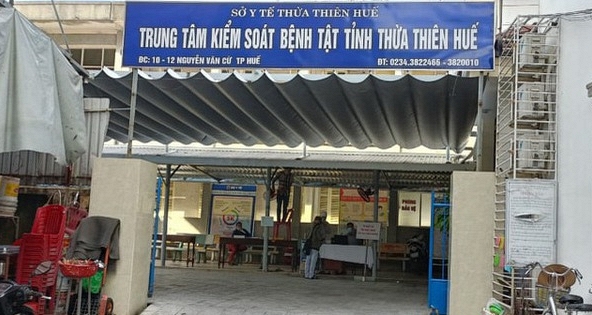 Khởi tố giám đốc CDC Thừa Thiên Huế liên quan việc mua bán kit xét nghiệm COVID-19 với công ty Việt Á