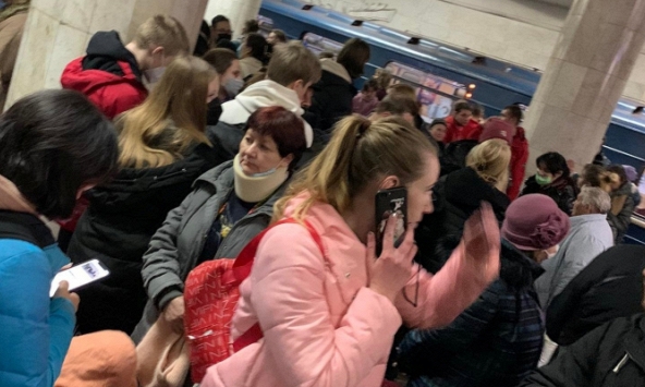 Nga tiến quân vào Donbass: Giữa tiếng đạn pháo, người Việt bình tĩnh xuống metro, hầm trú ẩn