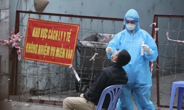 Hệ thống y tế cơ sở quá tải, người nhiễm Covid-19 phải tự mua đơn thuốc trên mạng