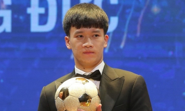 Quả bóng vàng Việt Nam 2021 Nguyễn Hoàng Đức được định giá 10 tỷ 