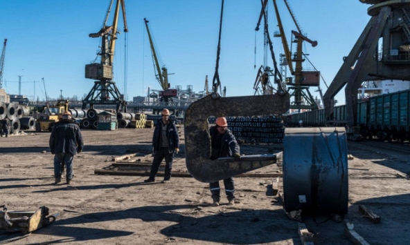 Kinh tế toàn cầu rung chuyển vì xung đột ở Ukraine