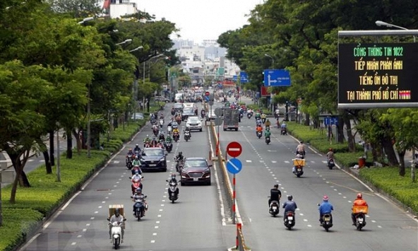 TP.HCM yêu cầu người dân không tụ tập, không đến nơi đông người khi không cần thiết trước diễn biến F0 tăng nhanh 