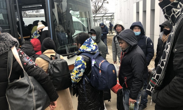 Hơn 2.000 người Việt đã sơ tán khỏi vùng chiến sự ở Ukraine, ngày 7/3 đón 553 người đầu tiên hồi hương