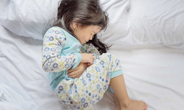 Cảnh báo nguy cơ thủng dạ dày ở trẻ em liên quan việc sử dụng thuốc khi mắc Covid-19