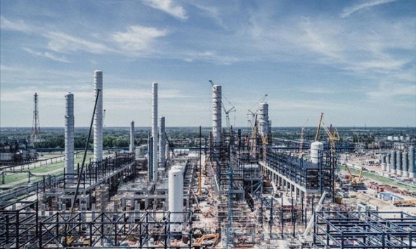 Mỹ áp đặt lệnh cấm nhập khẩu dầu mỏ từ Nga