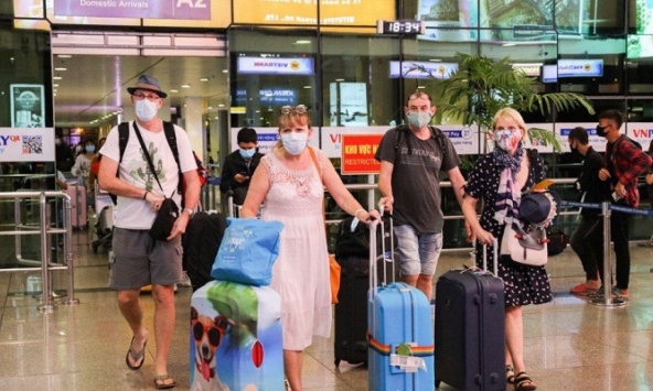 Bộ Y tế gửi công văn khẩn xin ý kiến về việc không cách ly khách du lịch