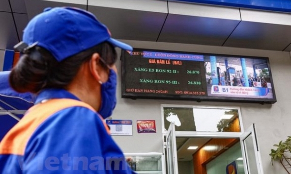 Lần đầu giảm kể từ đầu năm, xăng RON95-III về 29.190 đồng/lít