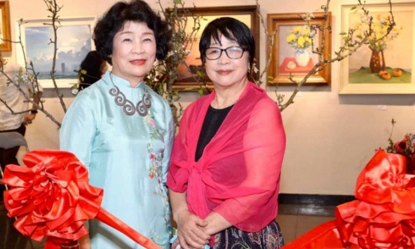 Triển lãm 'Tháng Ba' của hai nữ họa sĩ Trần Thị Trường và Lê Thiếu Ngân