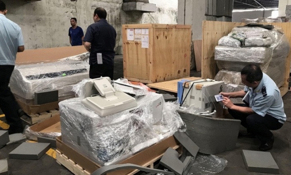 Nhiều người giúp sức cho cựu cán bộ công an TP.HCM buôn lậu 1.282 container hàng hóa