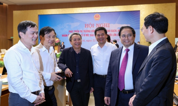 Thủ tướng chủ trì Hội nghị phát triển thị trường vốn an toàn, minh bạch, hiệu quả, bền vững