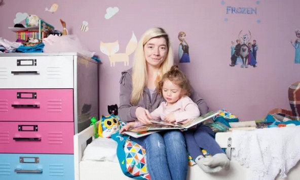 Cha mẹ dành ít thời gian chơi và đọc sách cùng con: 'Khả năng giao tiếp và ngôn ngữ của trẻ đi xuống trầm trọng'