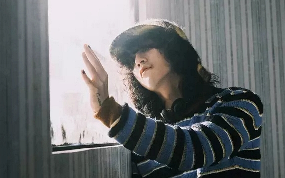 MV mới của Sơn Tùng gây tranh cãi khi xuất hiện cảnh nhảy lầu tự tử