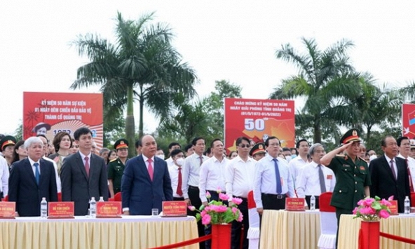 Chủ tịch nước Nguyễn Xuân Phúc dự Lễ thượng cờ Thống nhất non sông