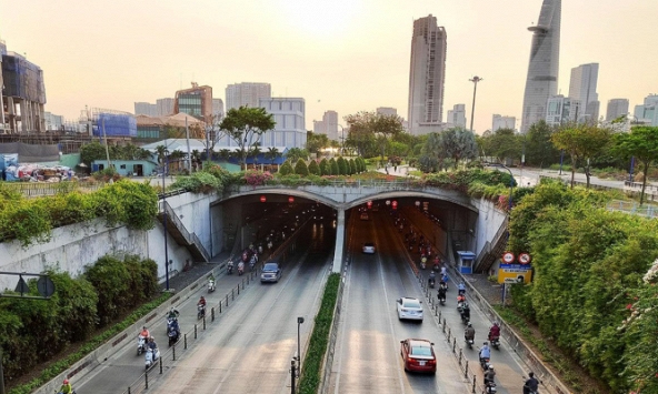 Tối 30/4, nhiều đường ở trung tâm TP.HCM cấm xe