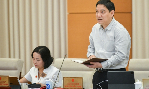 Xem xét Lịch sử là môn lựa chọn bắt buộc