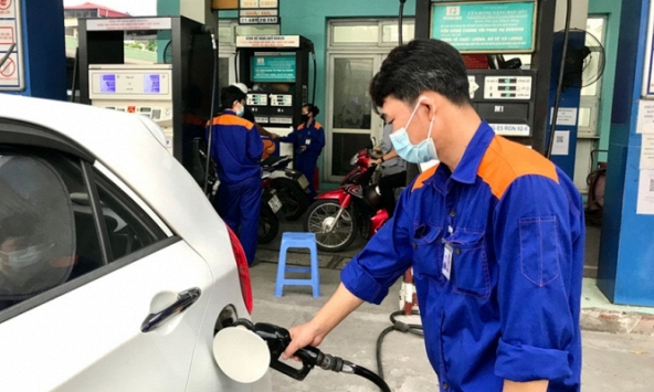 Làm gì khi giá xăng dầu tiếp tục tăng?