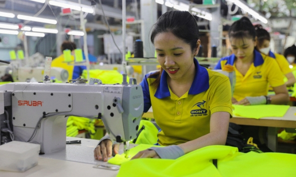 Đề xuất tăng lương tối thiểu vùng thêm 6% từ ngày 1/7