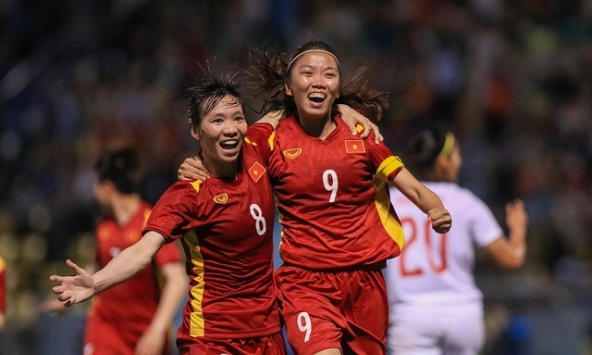 Sân Cẩm Phả 'nóng' trước chung kết bóng đá nữ Việt Nam- Thái Lan