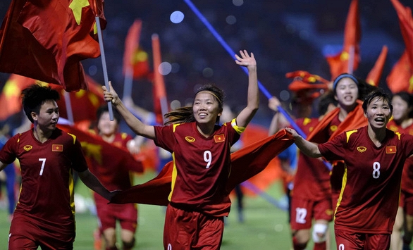 Tuyển nữ Việt Nam đánh bại Thái Lan ở chung kết SEA Games 31, lần thứ 7 giành huy chương vàng