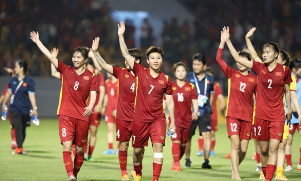 FE CREDIT thưởng 3 tỷ đồng cho đội tuyển bóng đá nữ Việt Nam