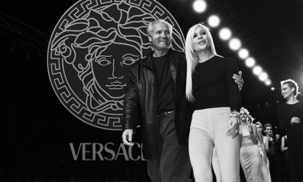 Versace: Từ thương hiệu xa xỉ bậc nhất đến thương vụ bạc tỷ gây tranh cãi và thử nghiệm bình dân hoá