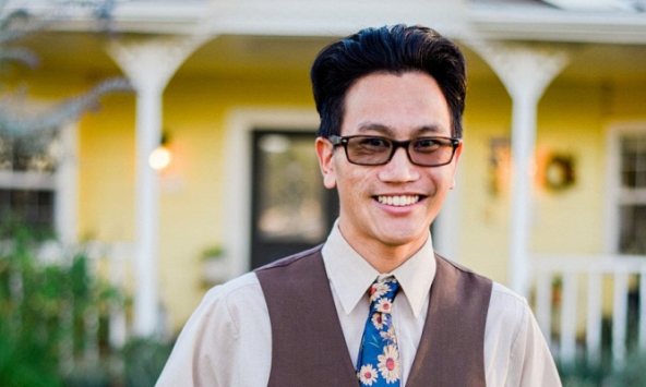 Cậu bé Việt có khuôn mặt lạ được vợ chồng người Mỹ 'tái sinh' cuộc đời