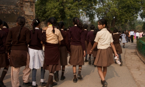 Bạo lực học đường: Chuyện không thể thờ ơ và bài học hành xử của người lớn