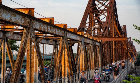 Cận cảnh những mối mục nát, hoen gỉ của biểu tượng Hà Nội một thời