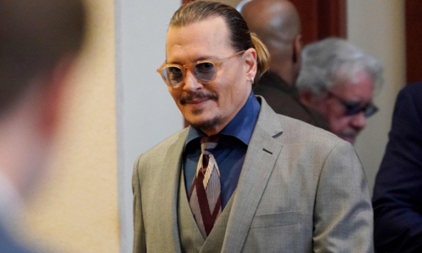 Nước hoa Dior cháy hàng vì Johnny Depp thắng kiện vợ cũ